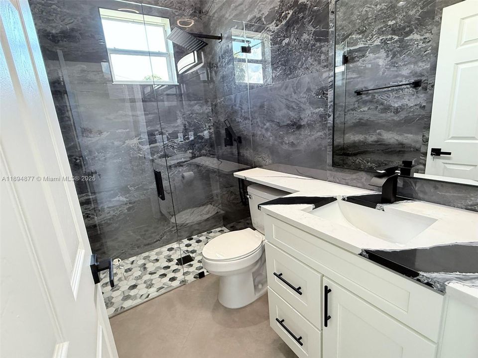 For Sale: $680,000 (6 beds, 3 baths, 2855 Square Feet)