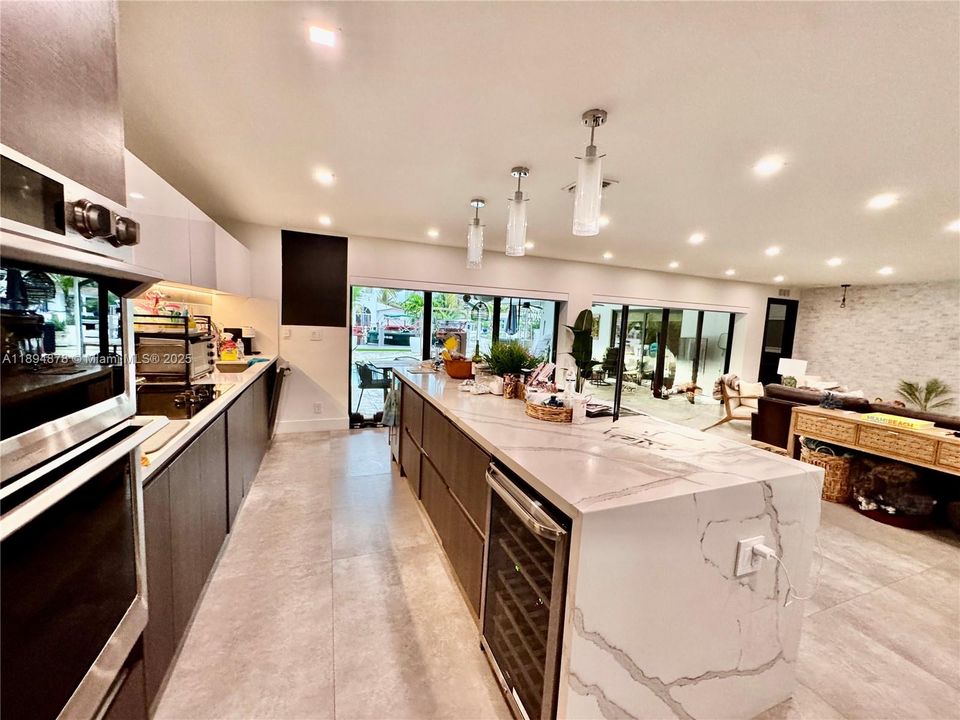 В аренду: $16,000 (4 спален, 3 ванн, 2470 Квадратных фут)