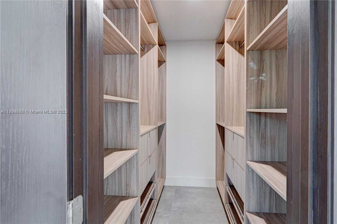 В аренду: $16,000 (4 спален, 3 ванн, 2470 Квадратных фут)