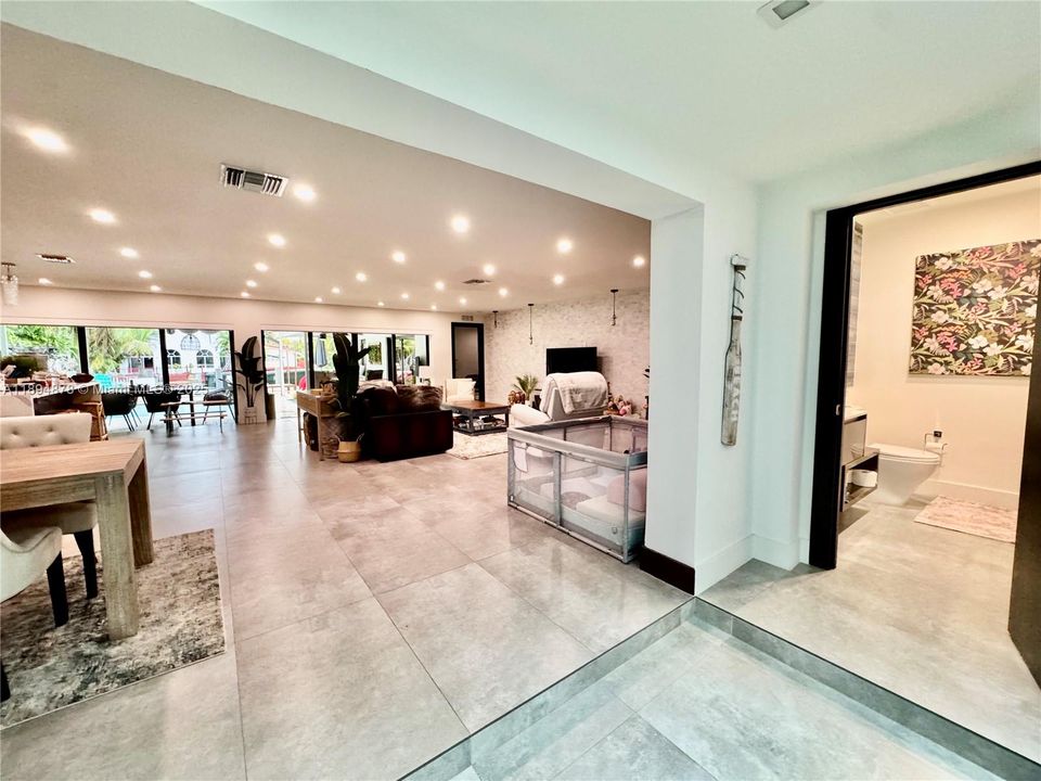 В аренду: $16,000 (4 спален, 3 ванн, 2470 Квадратных фут)