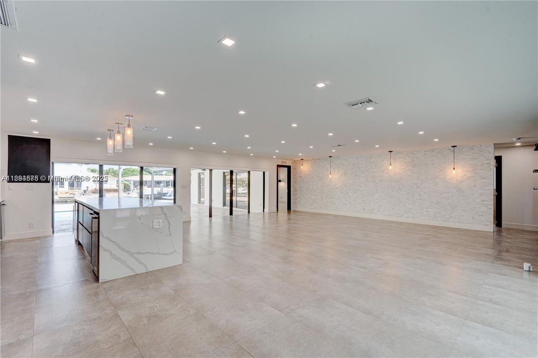 В аренду: $16,000 (4 спален, 3 ванн, 2470 Квадратных фут)