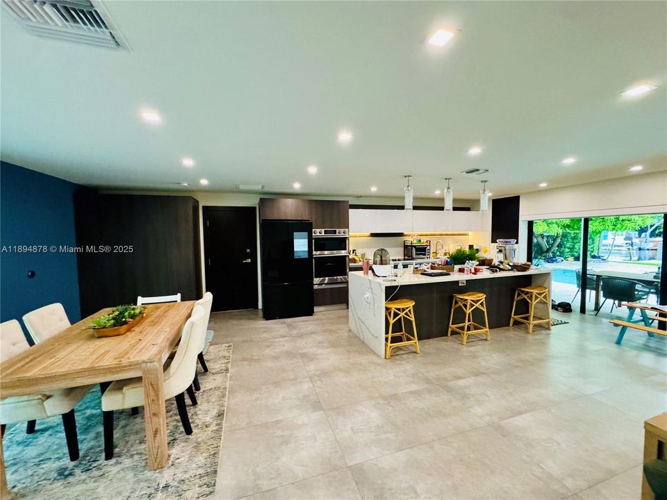 В аренду: $16,000 (4 спален, 3 ванн, 2470 Квадратных фут)