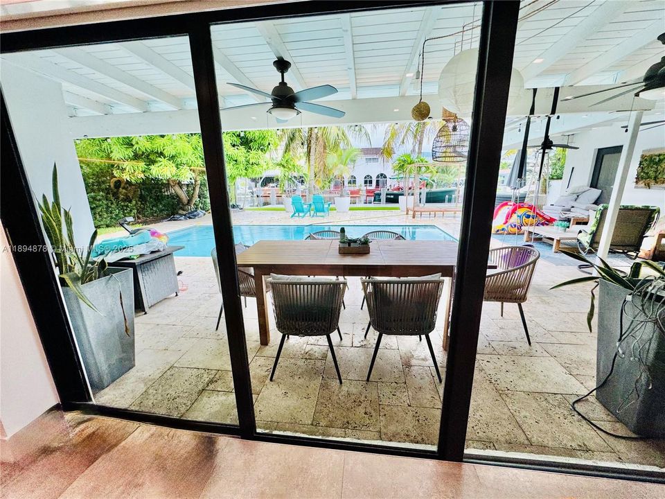 В аренду: $16,000 (4 спален, 3 ванн, 2470 Квадратных фут)