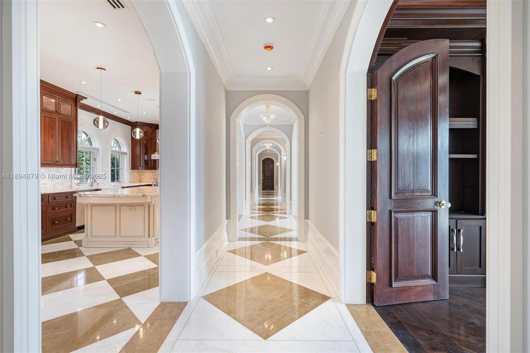 Activo con contrato: $35,000 (6 camas, 5 baños, 7531 Pies cuadrados)