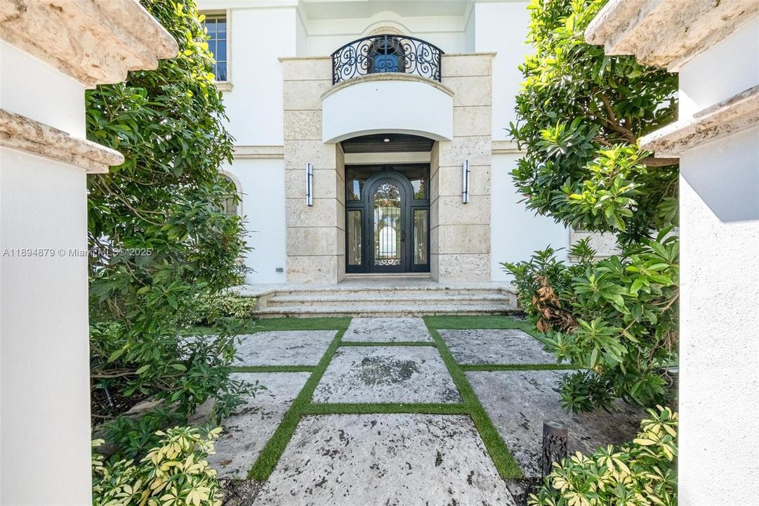 Activo con contrato: $35,000 (6 camas, 5 baños, 7531 Pies cuadrados)