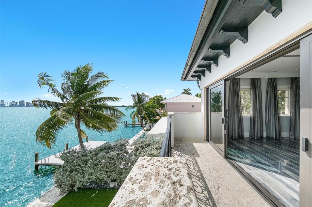 Second primary suite bay-view terrace