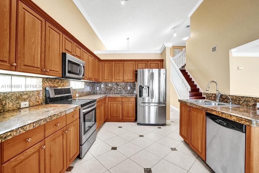 En Venta: $748,000 (4 camas, 4 baños, 2707 Pies cuadrados)