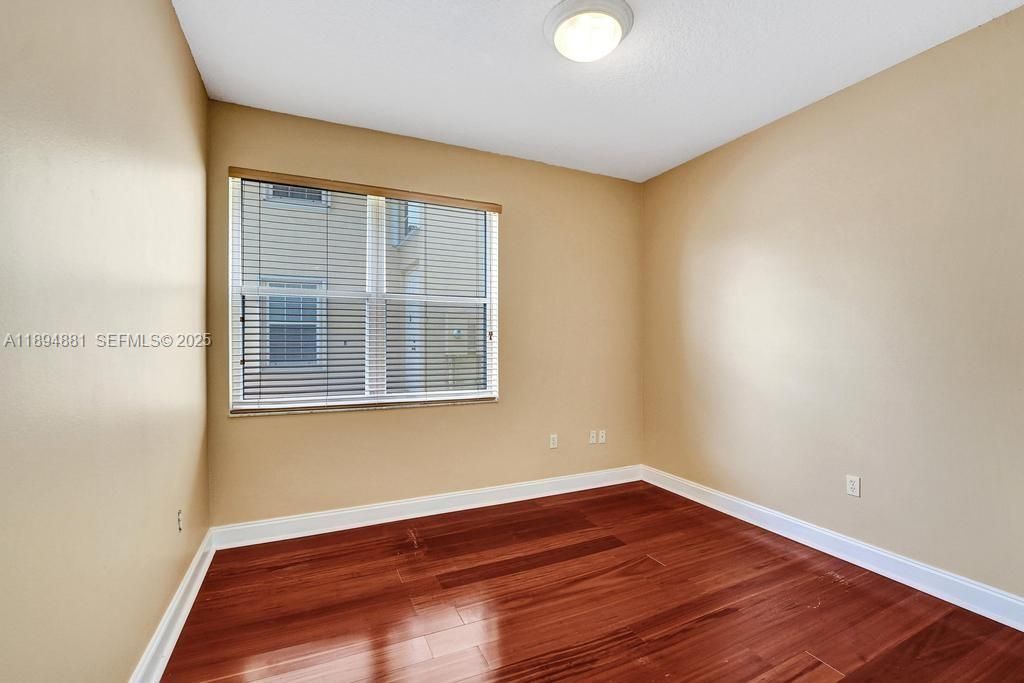 En Venta: $748,000 (4 camas, 4 baños, 2707 Pies cuadrados)