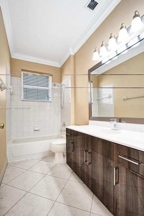 En Venta: $748,000 (4 camas, 4 baños, 2707 Pies cuadrados)