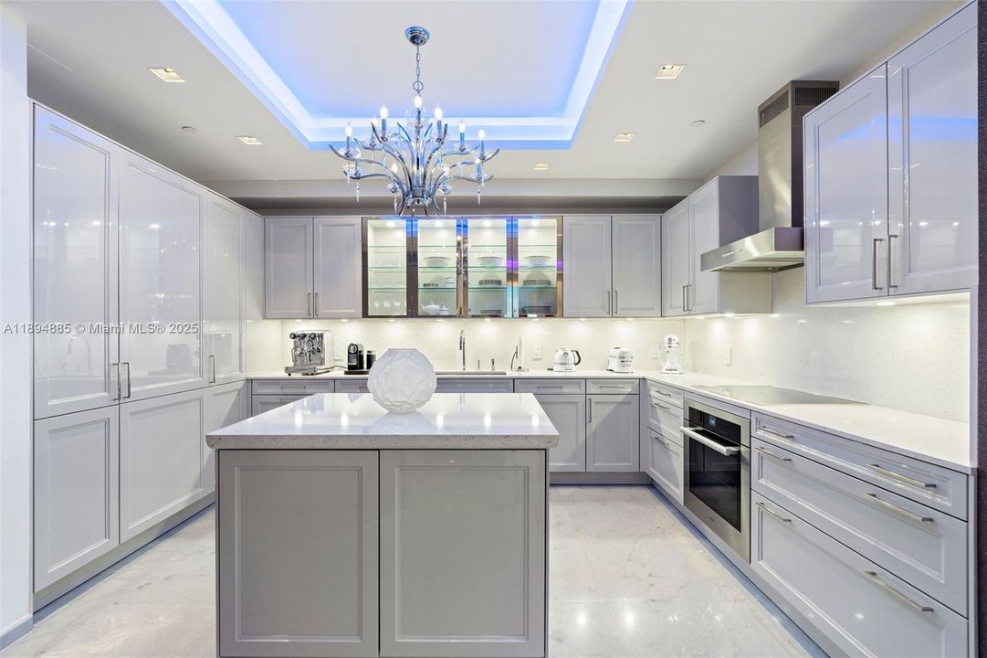 待售: $6,250,000 (2 贝兹, 2 浴室, 1870 平方英尺)