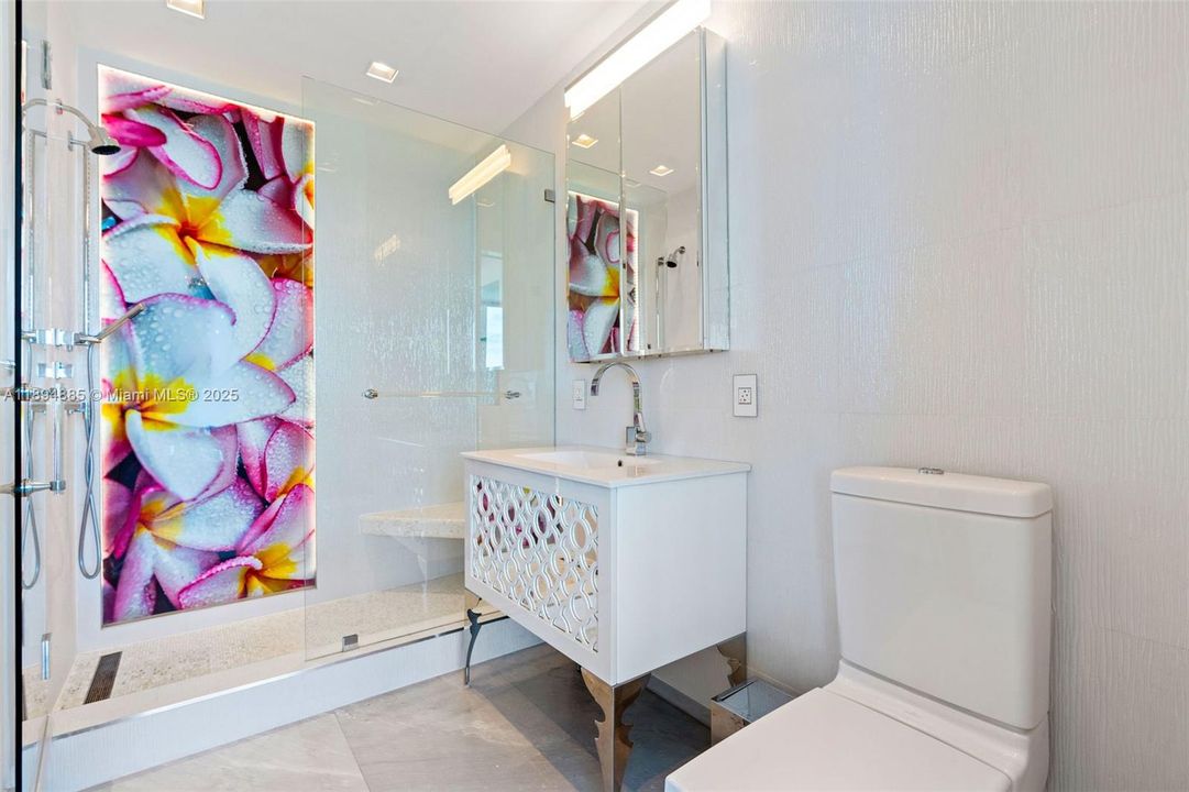 待售: $6,250,000 (2 贝兹, 2 浴室, 1870 平方英尺)