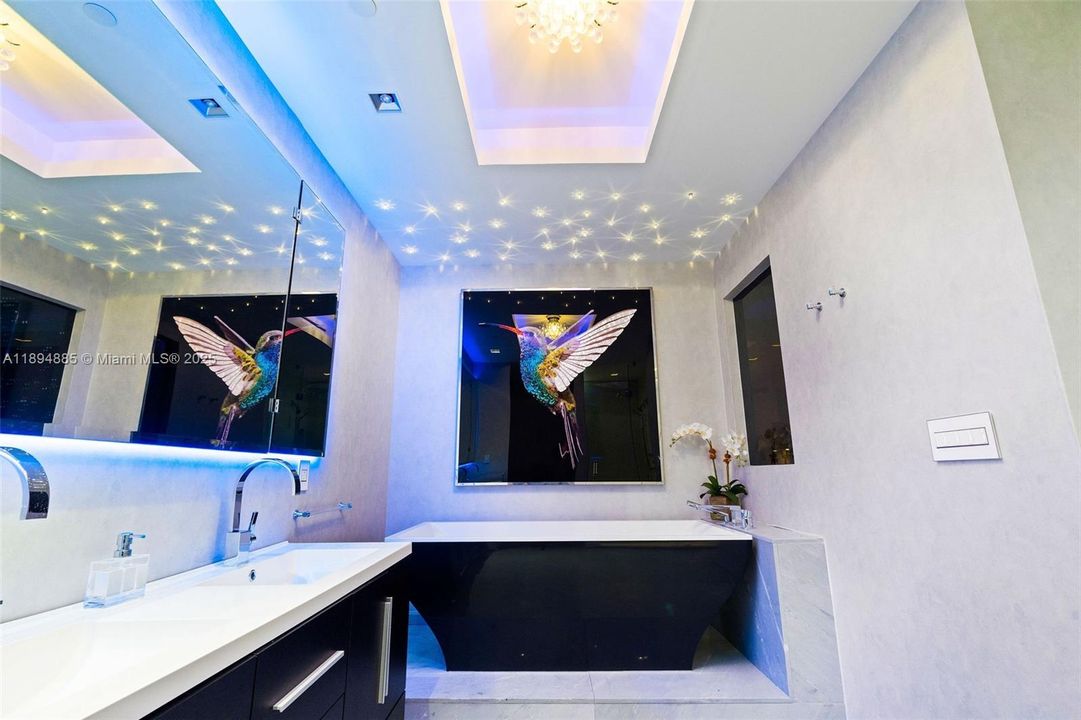 待售: $6,250,000 (2 贝兹, 2 浴室, 1870 平方英尺)