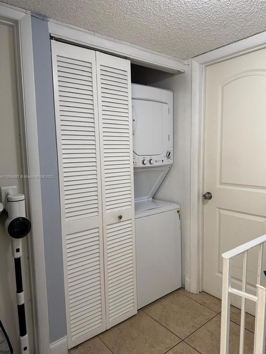 Под контрактом: $2,250 (2 спален, 1 ванн, 1125 Квадратных фут)