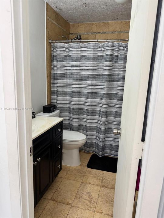 Под контрактом: $2,250 (2 спален, 1 ванн, 1125 Квадратных фут)