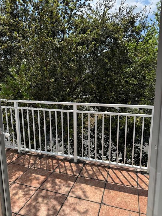 Под контрактом: $2,250 (2 спален, 1 ванн, 1125 Квадратных фут)