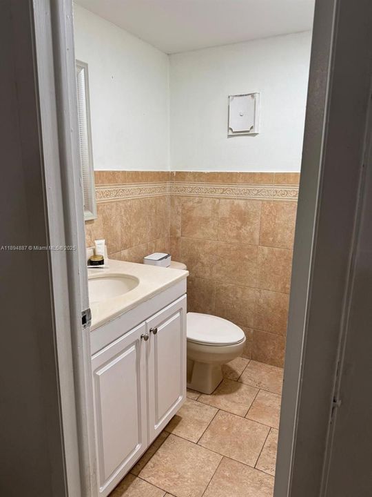 Под контрактом: $2,250 (2 спален, 1 ванн, 1125 Квадратных фут)