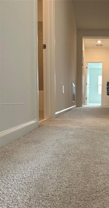 Recently Rented: $1,800 (3 beds, 2 baths, 1787 Square Feet)