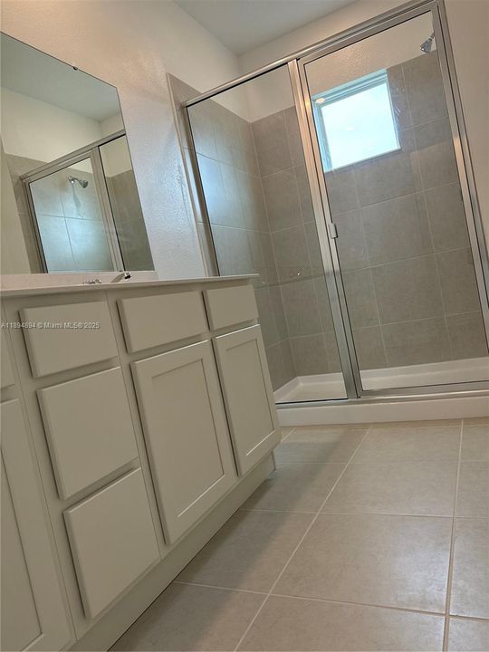 Recently Rented: $1,800 (3 beds, 2 baths, 1787 Square Feet)