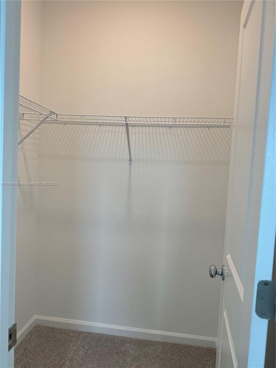 Recently Rented: $1,800 (3 beds, 2 baths, 1787 Square Feet)