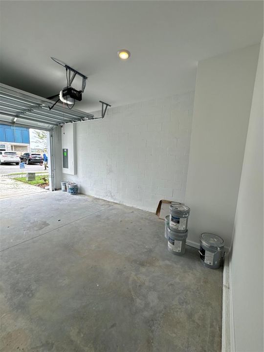 Recently Rented: $1,800 (3 beds, 2 baths, 1787 Square Feet)