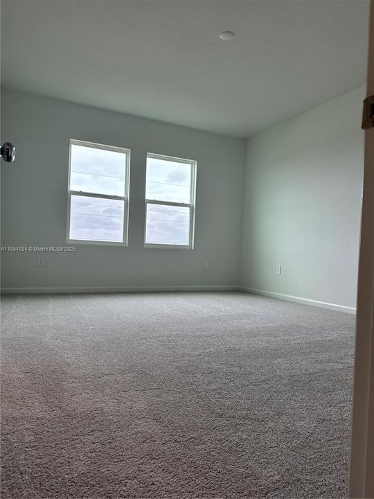 Recently Rented: $1,800 (3 beds, 2 baths, 1787 Square Feet)