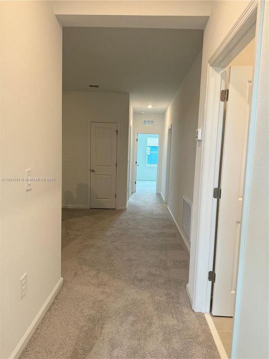 Recently Rented: $1,800 (3 beds, 2 baths, 1787 Square Feet)