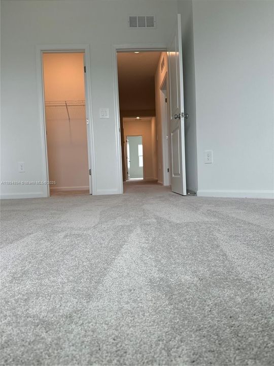 Recently Rented: $1,800 (3 beds, 2 baths, 1787 Square Feet)