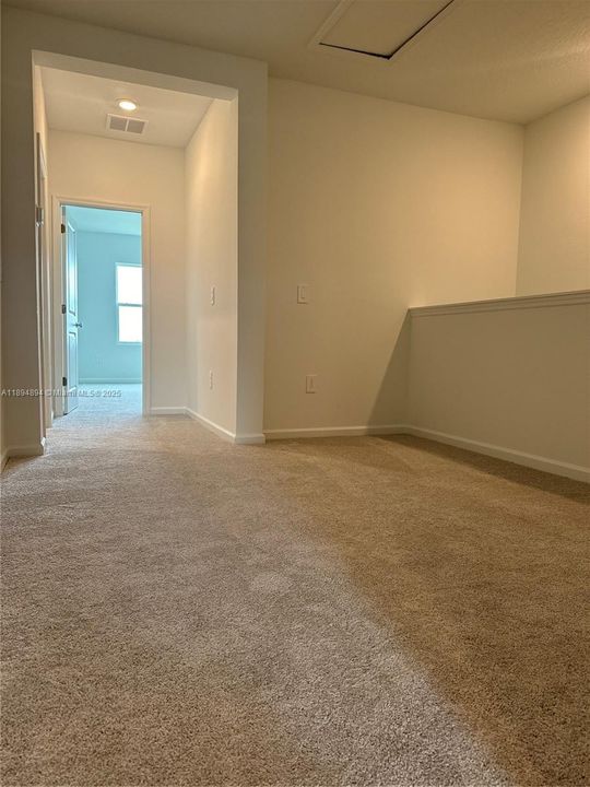 Recently Rented: $1,800 (3 beds, 2 baths, 1787 Square Feet)