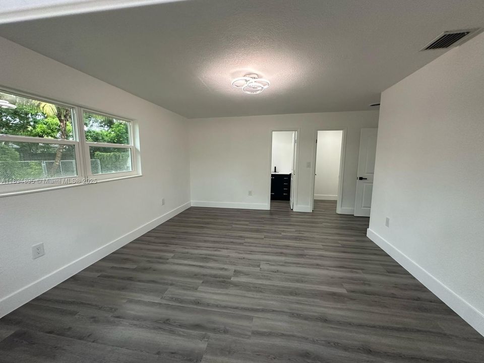 Active With Contract: $665,000 (4 beds, 3 baths, 1945 Square Feet)