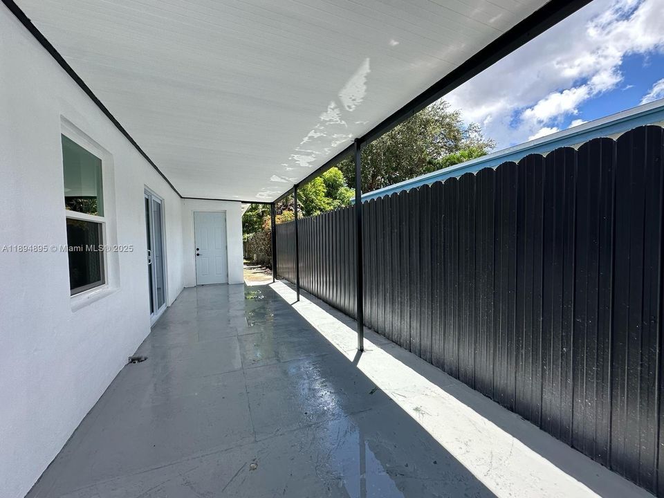 Active With Contract: $665,000 (4 beds, 3 baths, 1945 Square Feet)