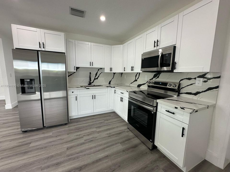 Active With Contract: $665,000 (4 beds, 3 baths, 1945 Square Feet)