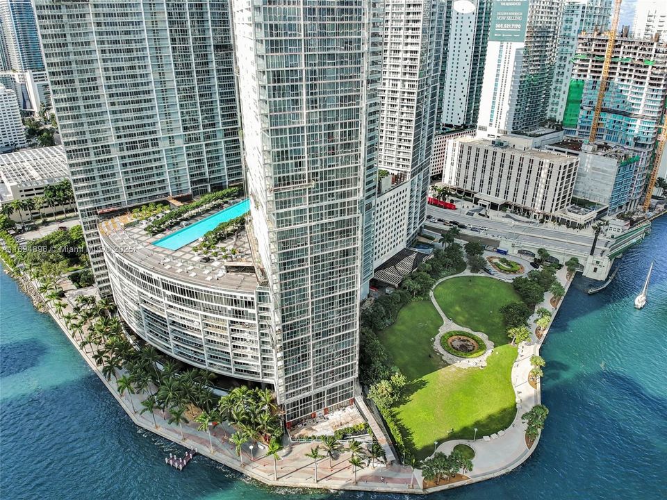 待售: $549,997 (1 贝兹, 1 浴室, 816 平方英尺)