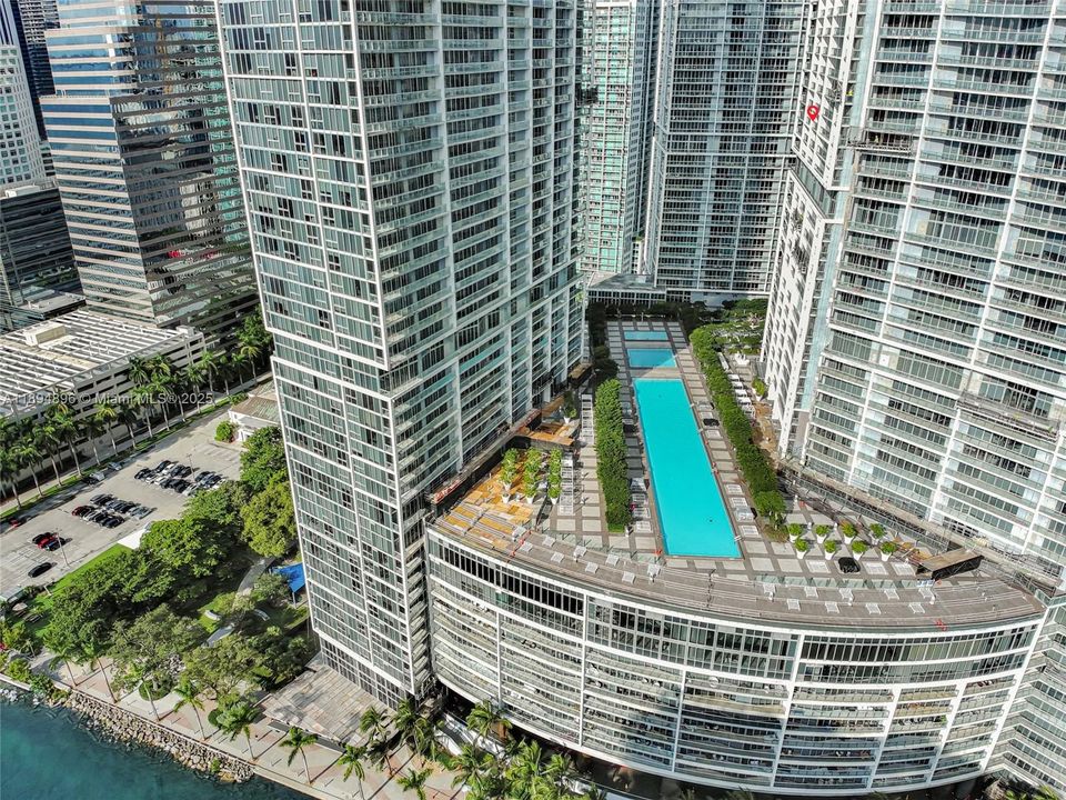 待售: $549,997 (1 贝兹, 1 浴室, 816 平方英尺)