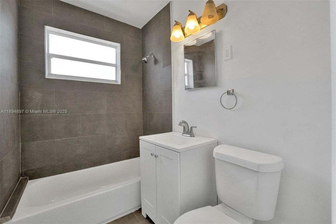 Recently Rented: $1,800 (1 beds, 1 baths, 2402 Square Feet)