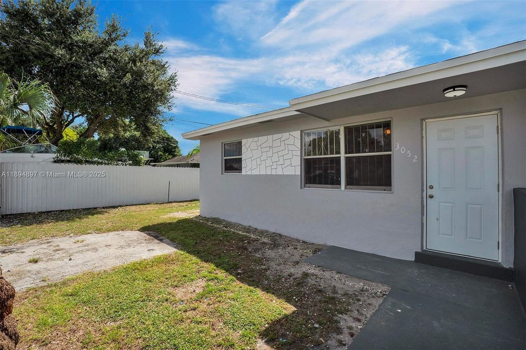 Recently Rented: $1,800 (1 beds, 1 baths, 2402 Square Feet)