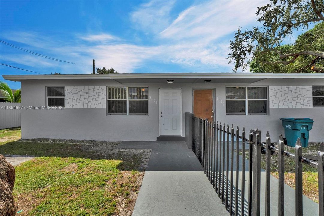 Recently Rented: $1,800 (1 beds, 1 baths, 2402 Square Feet)