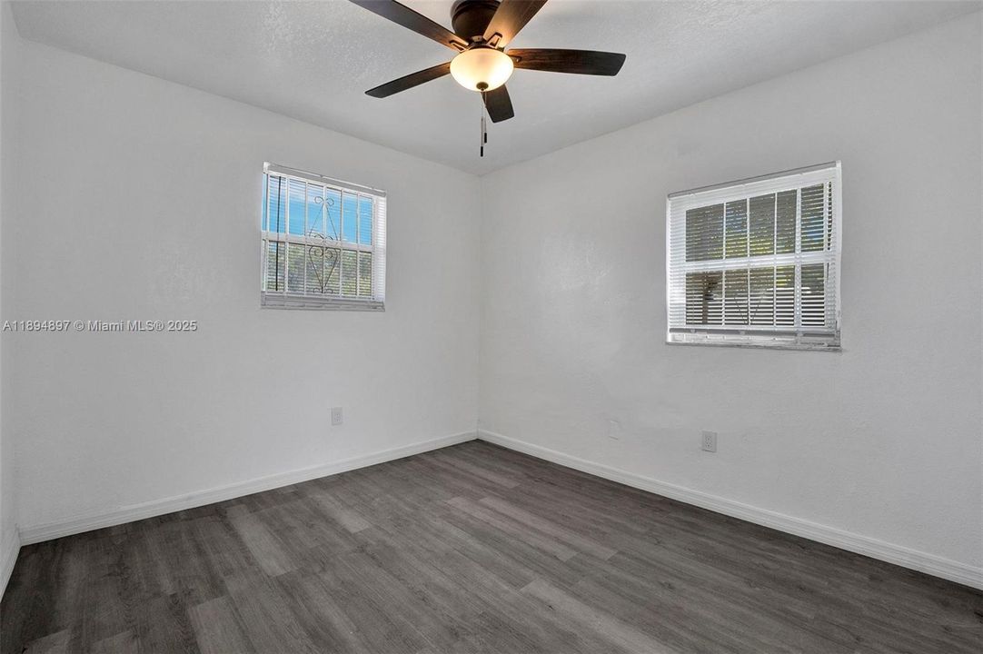 Recently Rented: $1,800 (1 beds, 1 baths, 2402 Square Feet)