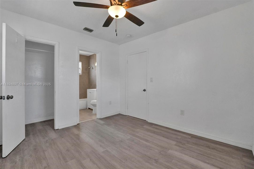 Recently Rented: $1,800 (1 beds, 1 baths, 2402 Square Feet)