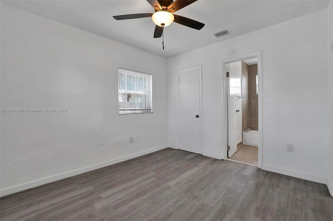 Recently Rented: $1,800 (1 beds, 1 baths, 2402 Square Feet)