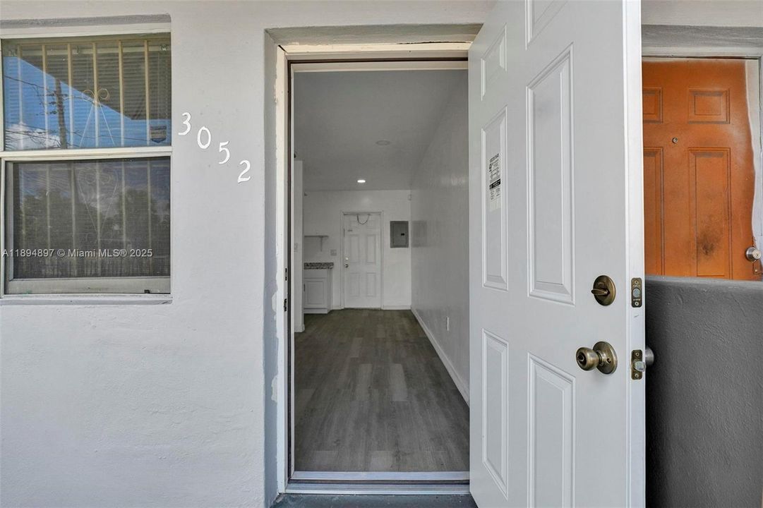 Recently Rented: $1,800 (1 beds, 1 baths, 2402 Square Feet)