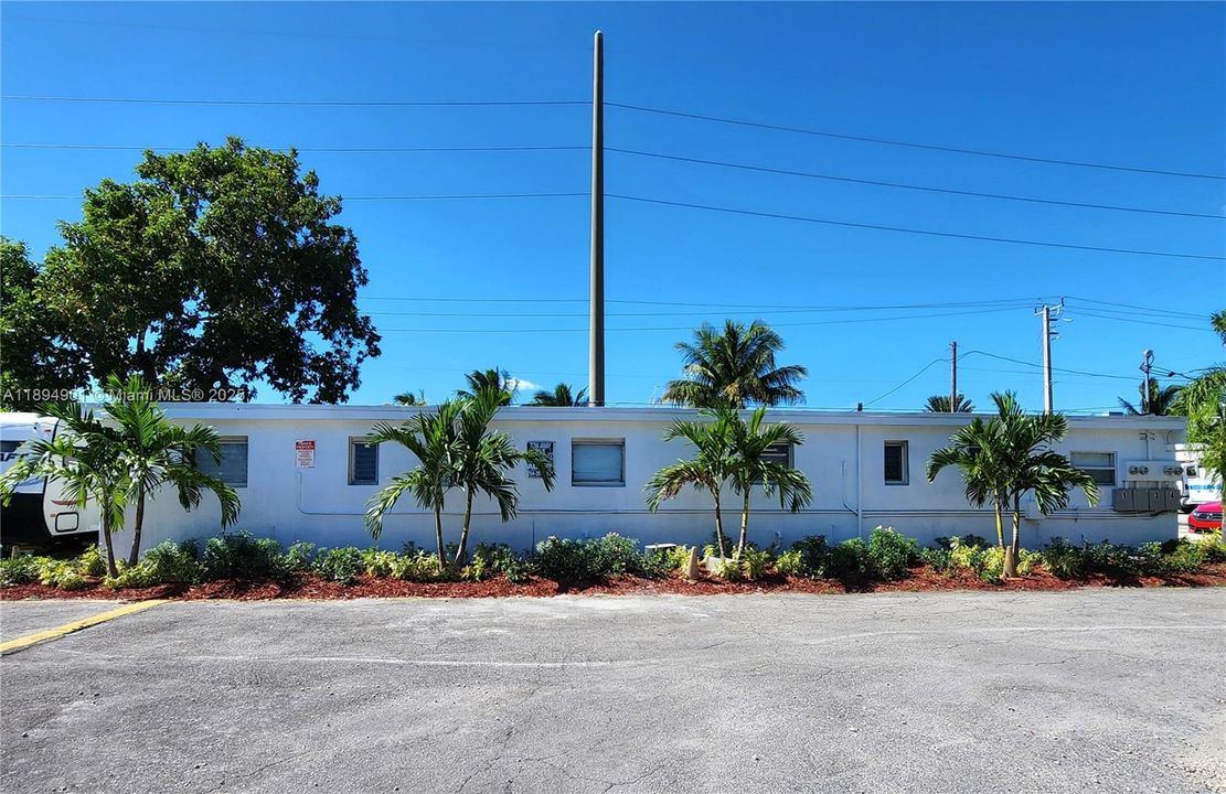 For Rent: $1,200 (0 beds, 1 baths, 1319 Square Feet)