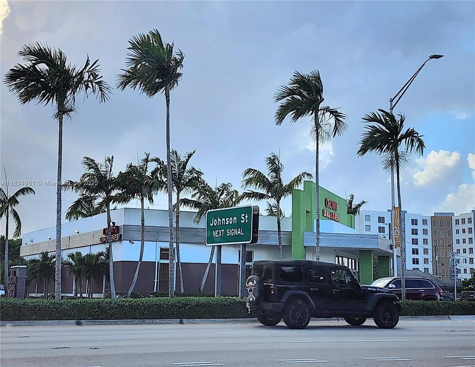 For Rent: $1,200 (0 beds, 1 baths, 1319 Square Feet)