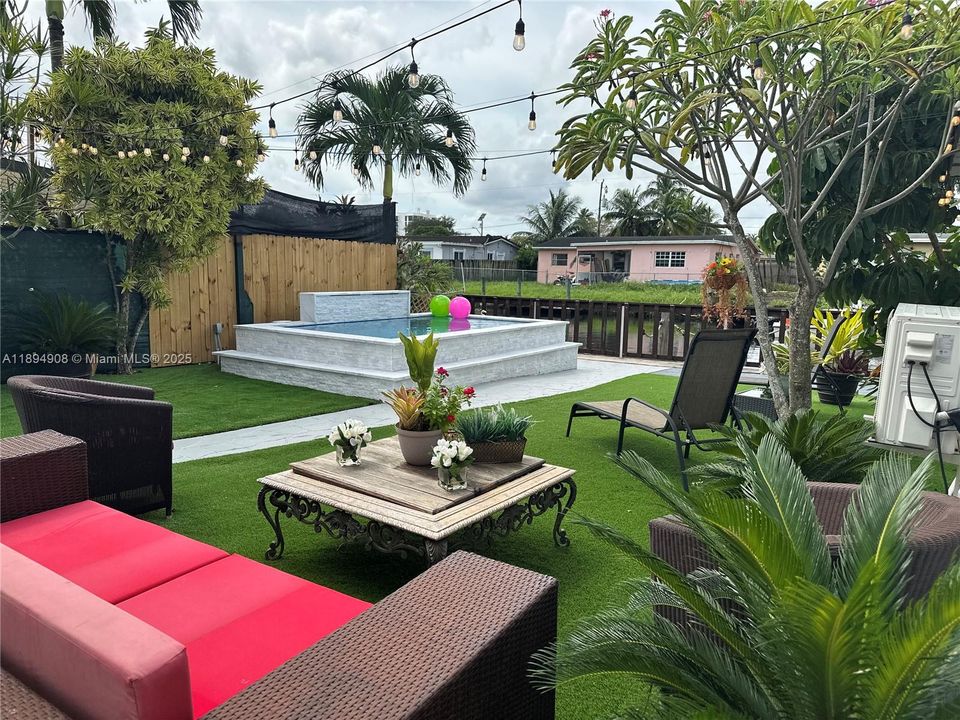 В аренду: $6,000 (4 спален, 2 ванн, 1718 Квадратных фут)