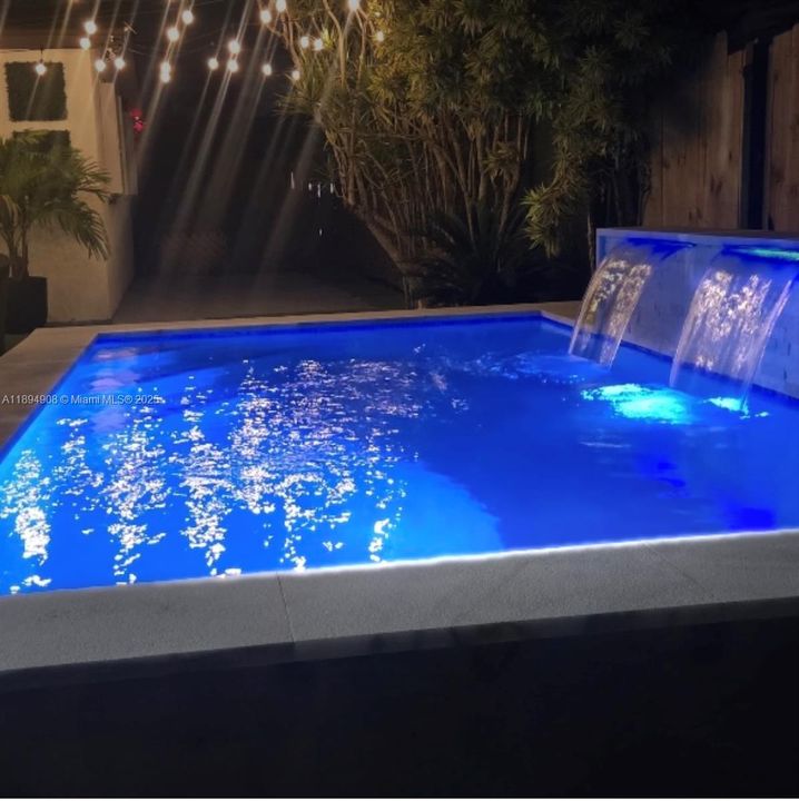 В аренду: $6,000 (4 спален, 2 ванн, 1718 Квадратных фут)