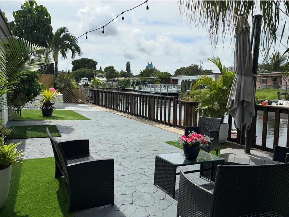 В аренду: $6,000 (4 спален, 2 ванн, 1718 Квадратных фут)