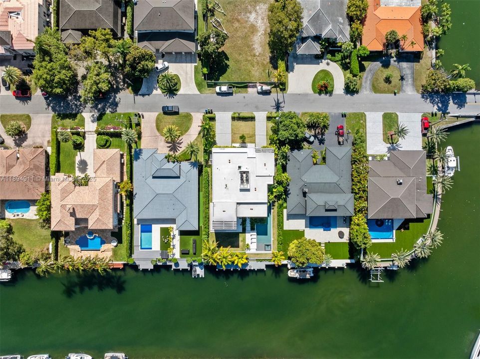 For Sale: $8,995,000 (7 beds, 7 baths, 6230 Square Feet)