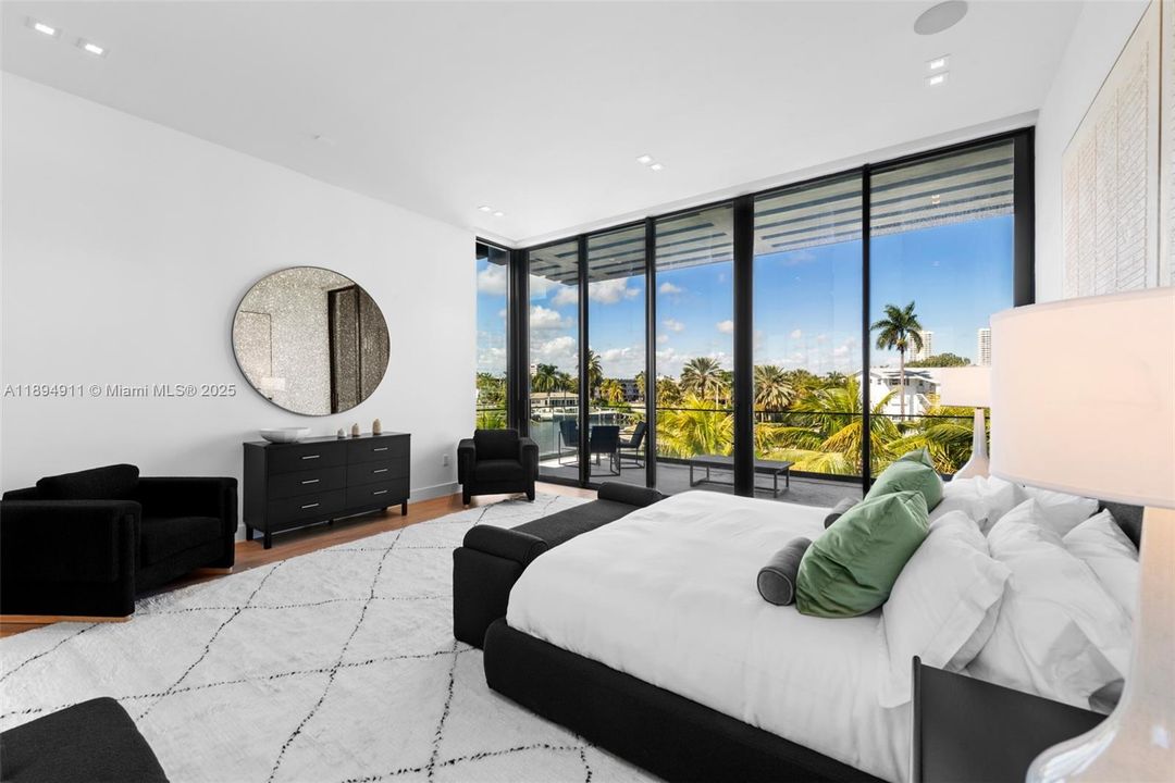 For Sale: $8,995,000 (7 beds, 7 baths, 6230 Square Feet)