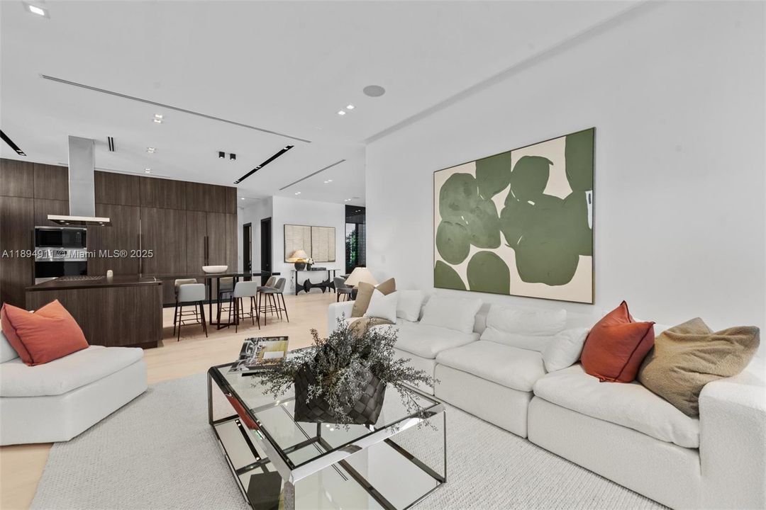 For Sale: $8,995,000 (7 beds, 7 baths, 6230 Square Feet)