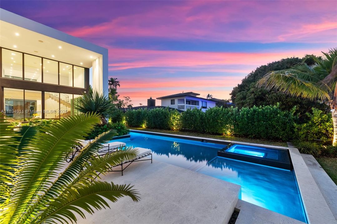 For Sale: $8,995,000 (7 beds, 7 baths, 6230 Square Feet)