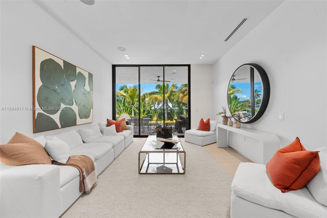 For Sale: $8,995,000 (7 beds, 7 baths, 6230 Square Feet)